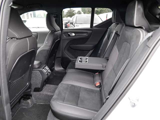 Volvo  Plus Dark 2WD B4 EU6d digitales Cockpit Memory Sitze Soundsystem HarmanKardon 36