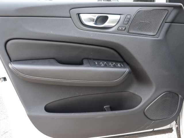 Volvo  Plus Dark 2WD B4 Diesel EU6d digitales Cockpit Memory Sitze Soundsystem HarmanKa
