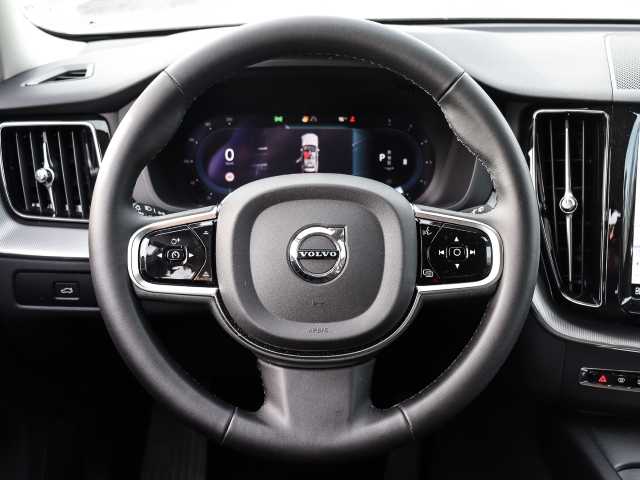 Volvo  Plus Dark 2WD B4 Diesel EU6d digitales Cockpit Memory Sitze Soundsystem HarmanKa