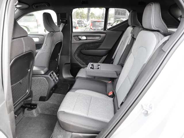 Volvo  Plus Dark 2WD B3 EU6d digitales Cockpit Memory Sitze Soundsystem HarmanKardon LE
