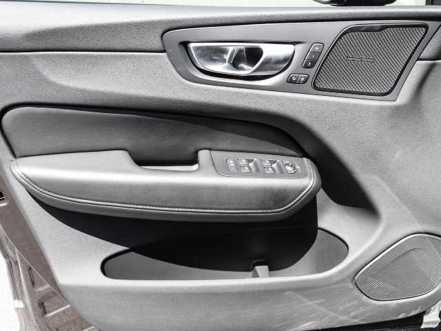 Volvo  Plus Dark AWD B4 Diesel EU6d Allrad digitales Cockpit Memory Sitze Soundsystem