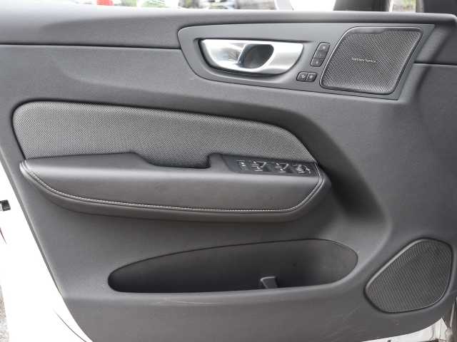 Volvo  Plus Dark AWD B5 Benzin EU6d Allrad Leder digitales Cockpit Memory Sitze Soundsy