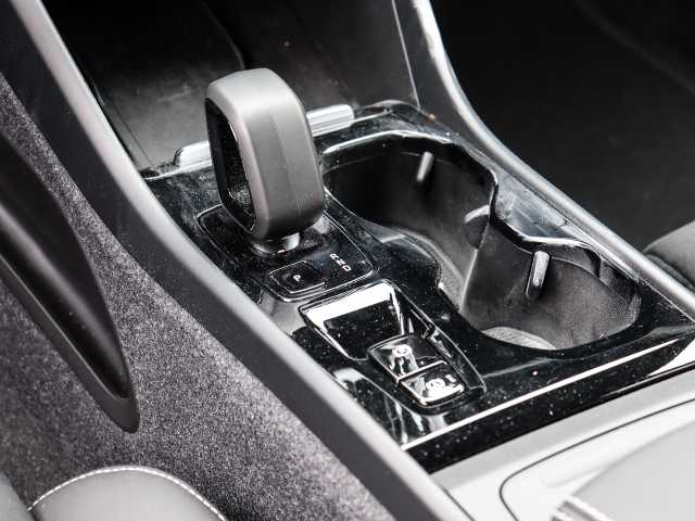 Volvo  Plus Dark 2WD B4 EU6d digitales Cockpit Memory Sitze Soundsystem HarmanKardon 36