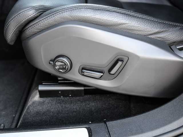 Volvo  Ultimate Dark Recharge Plug-In Hybrid AWD T8 Twin Engine EU6d Allrad HUD StandHZ
