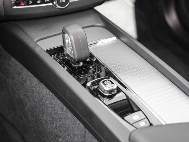 Volvo  Ultimate Dark Recharge Plug-In Hybrid AWD T8 Twin Engine EU6d Allrad HUD StandHZ