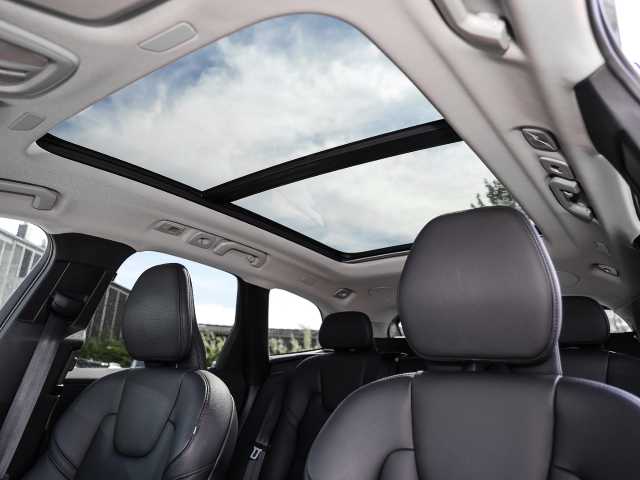 Volvo  Ultimate Dark Recharge Plug-In Hybrid AWD T8 Twin Engine EU6d Allrad HUD StandHZ