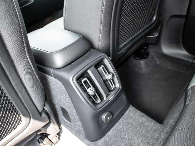 Volvo  Plus Dark Recharge Plug-In Hybrid 2WD T4 Twin Engine EU6d StandHZG Navi digitale