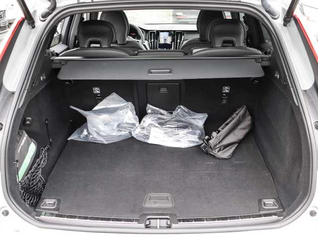 Volvo  Ultimate Dark Recharge Plug-In Hybrid AWD T8 Twin Engine EU6d Allrad HUD StandHZ