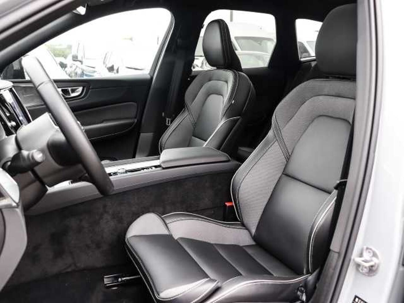 Volvo  Ultimate Dark Recharge Plug-In Hybrid AWD T8 Twin Engine EU6d Allrad HUD StandHZ