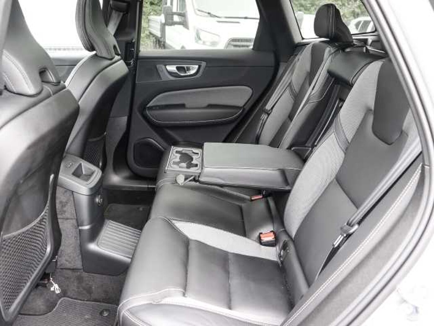 Volvo  Ultimate Dark Recharge Plug-In Hybrid AWD T8 Twin Engine EU6d Allrad HUD StandHZ