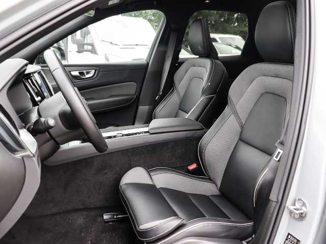 Volvo  Ultimate Dark Recharge Plug-In Hybrid AWD T8 Twin Engine EU6d Allrad HUD StandHZ