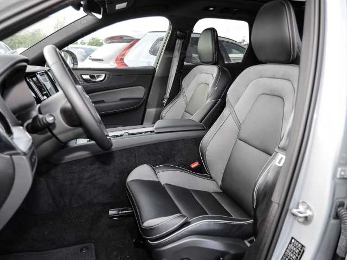 Volvo  Ultimate Dark Recharge Plug-In Hybrid AWD T8 Twin Engine EU6d Allrad HUD StandHZ
