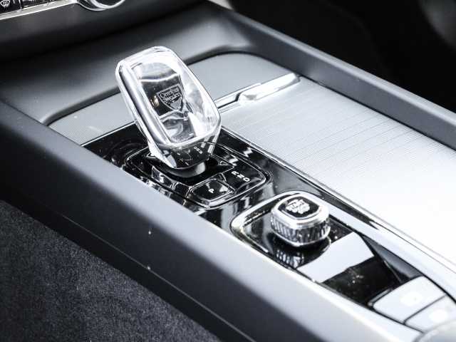 Volvo  Ultimate Dark Recharge Plug-In Hybrid AWD T8 Twin Engine EU6d Allrad HUD StandHZ
