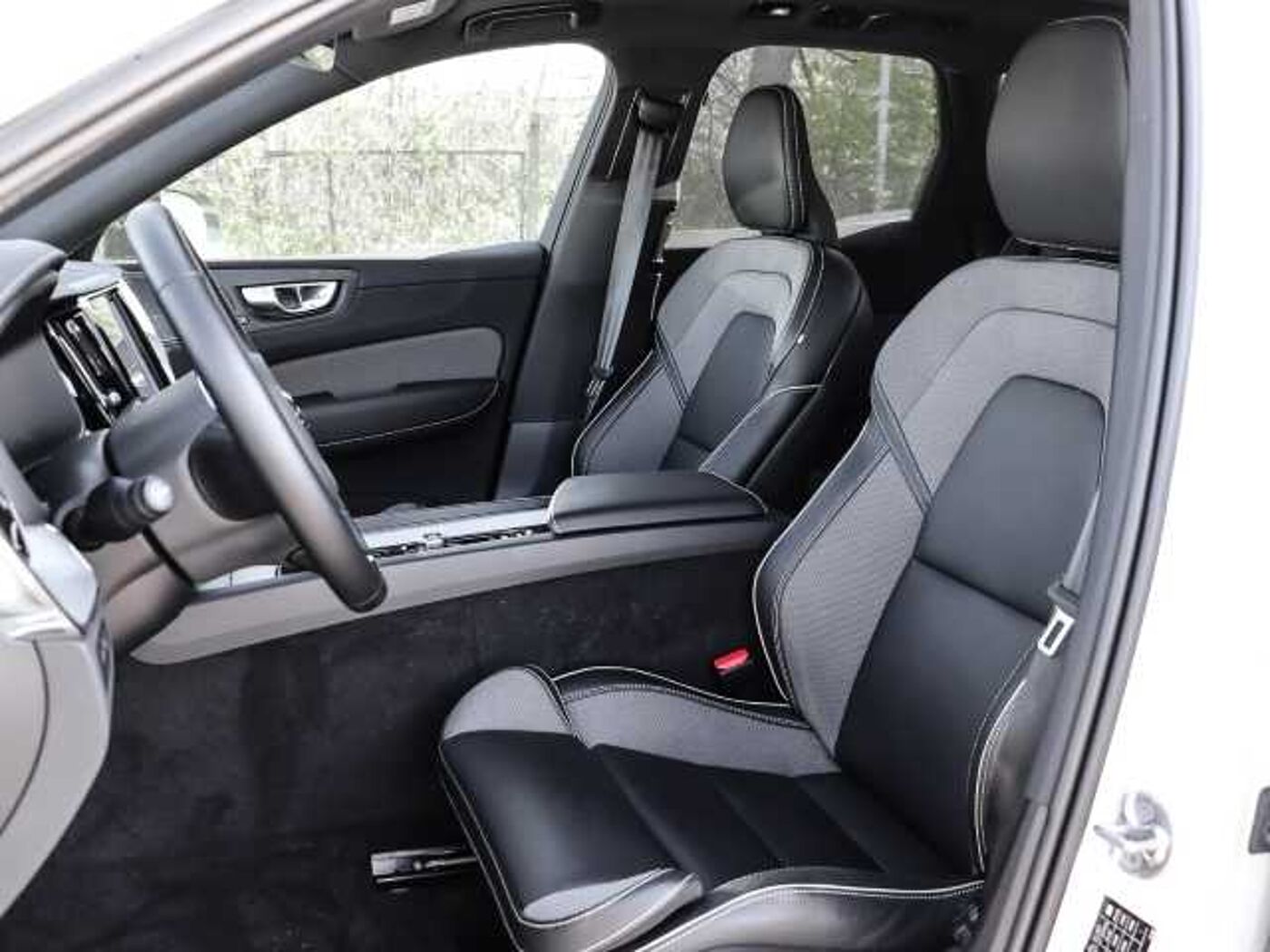 Volvo  Ultimate Dark Recharge Plug-In Hybrid AWD T8 Twin Engine EU6d Allrad HUD StandHZ