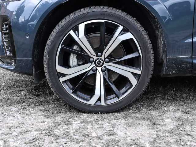 Volvo  Ultimate Dark AWD B4 Diesel EU6d Allrad HUD AD StandHZG digitales Cockpit Memory