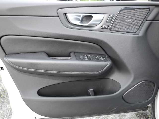 Volvo  Ultimate Dark 2WD B4 Diesel EU6d HUD AD digitales Cockpit Memory Sitze Soundsyst