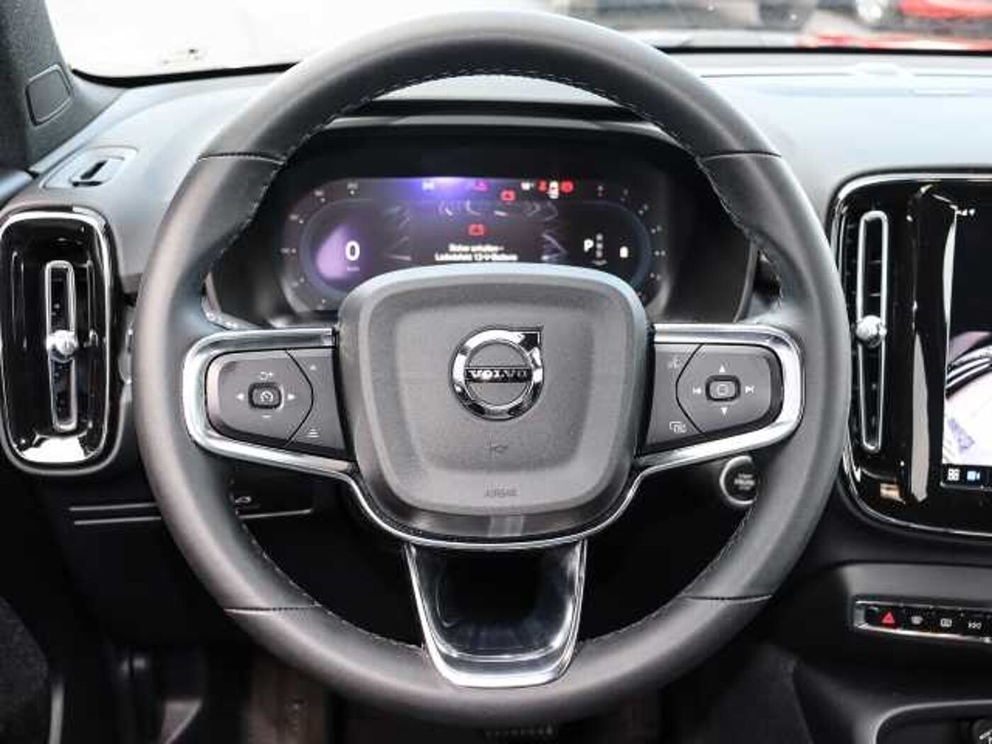 Volvo  Plus Dark 2WD B3 EU6d digitales Cockpit Memory Sitze Soundsystem HarmanKardon LE