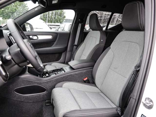 Volvo  Plus Dark 2WD B3 EU6d digitales Cockpit Memory Sitze Soundsystem HarmanKardon LE