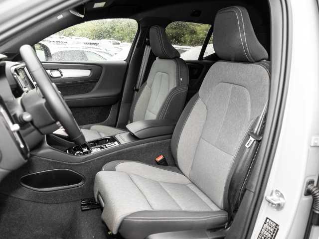 Volvo  Plus Dark 2WD B3 EU6d digitales Cockpit Memory Sitze Soundsystem HarmanKardon LE