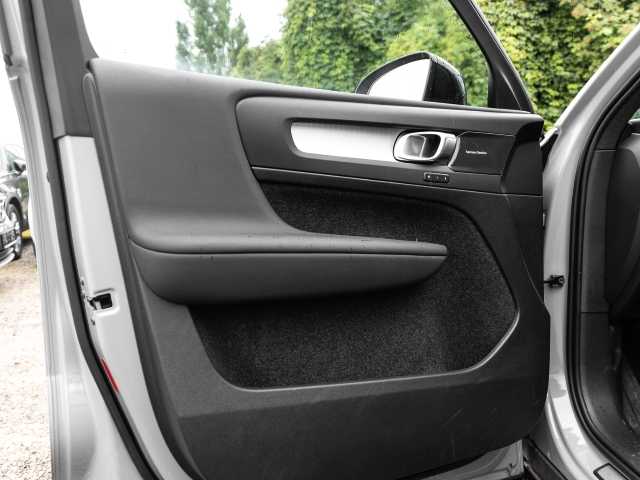 Volvo  Plus Dark 2WD B3 EU6d digitales Cockpit Memory Sitze Soundsystem HarmanKardon LE