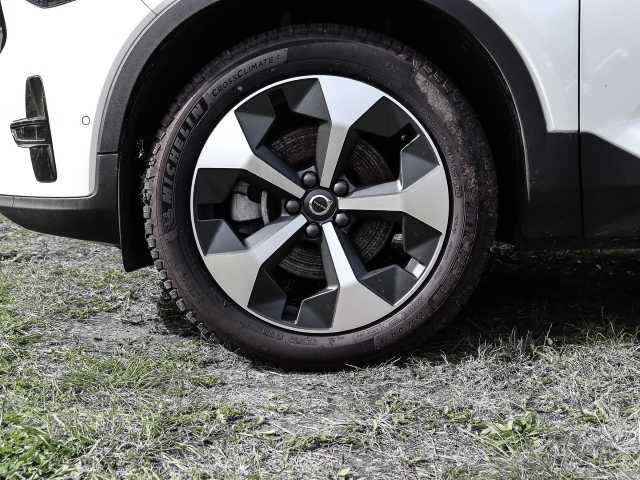 Volvo  Plus Dark 2WD B4 EU6d digitales Cockpit Memory Sitze Soundsystem HarmanKardon 36