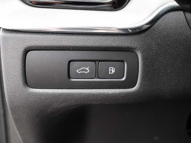 Volvo  Ultimate Dark Recharge Plug-In Hybrid AWD T8 Twin Engine EU6d Allrad HUD StandHZ