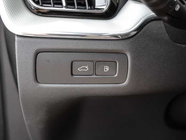 Volvo  Ultimate Dark Recharge Plug-In Hybrid AWD T8 Twin Engine EU6d Allrad HUD StandHZ