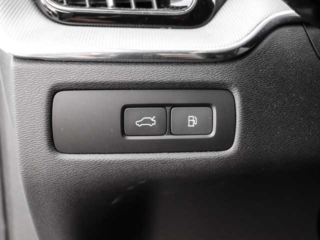 Volvo  Plus Dark Recharge Plug-In Hybrid AWD T8 Twin Engine EU6e Allrad StandHZG digita