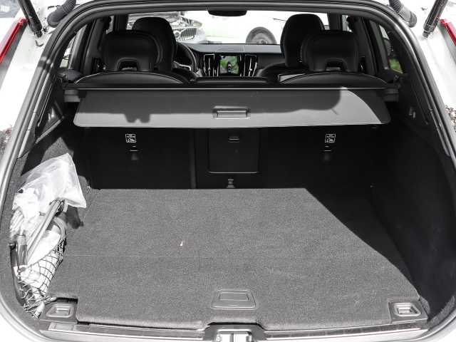 Volvo  Plus Dark Recharge Plug-In Hybrid AWD T8 Twin Engine EU6e Allrad StandHZG digita