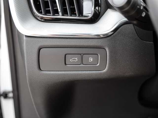 Volvo  Plus Dark Recharge Plug-In Hybrid AWD T8 Twin Engine EU6e Allrad StandHZG digita