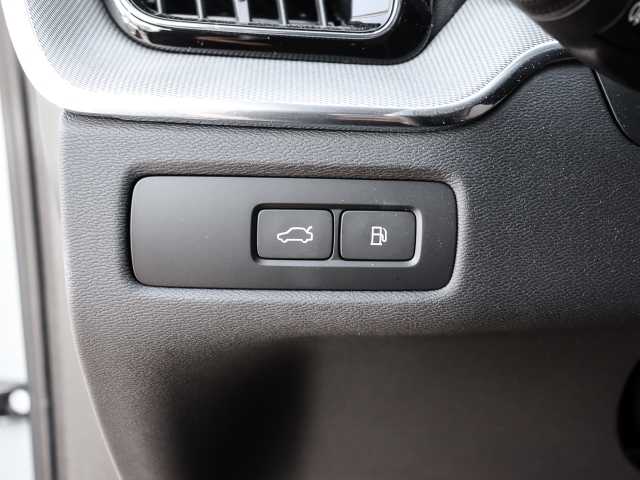 Volvo  Plus Dark Recharge Plug-In Hybrid AWD T8 Twin Engine EU6e Allrad StandHZG digita