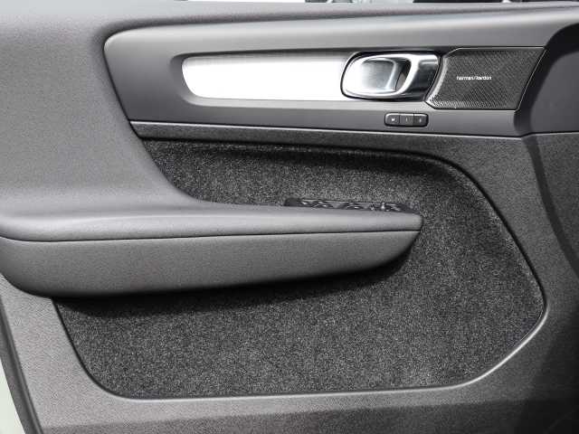 Volvo  Plus Dark 2WD B3 EU6d digitales Cockpit Memory Sitze Soundsystem HarmanKardon LE