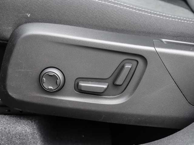 Volvo  Plus Dark 2WD B3 EU6d digitales Cockpit Memory Sitze Soundsystem HarmanKardon LE