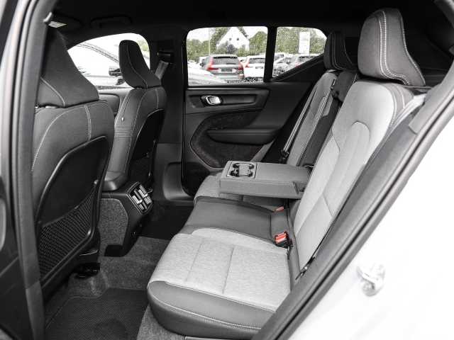 Volvo  Plus Dark 2WD B3 EU6d digitales Cockpit Memory Sitze Soundsystem HarmanKardon LE