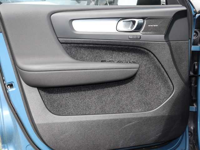 Volvo  Plus Dark 2WD B3 EU6d digitales Cockpit Memory Sitze Soundsystem HarmanKardon LE