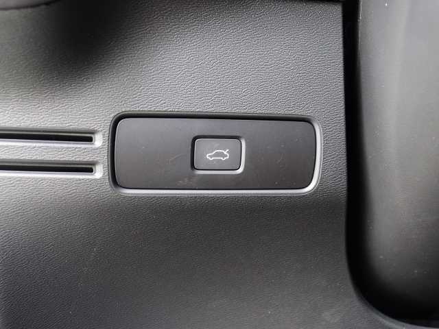 Volvo  Plus Dark 2WD B3 EU6d digitales Cockpit Memory Sitze Soundsystem HarmanKardon LE