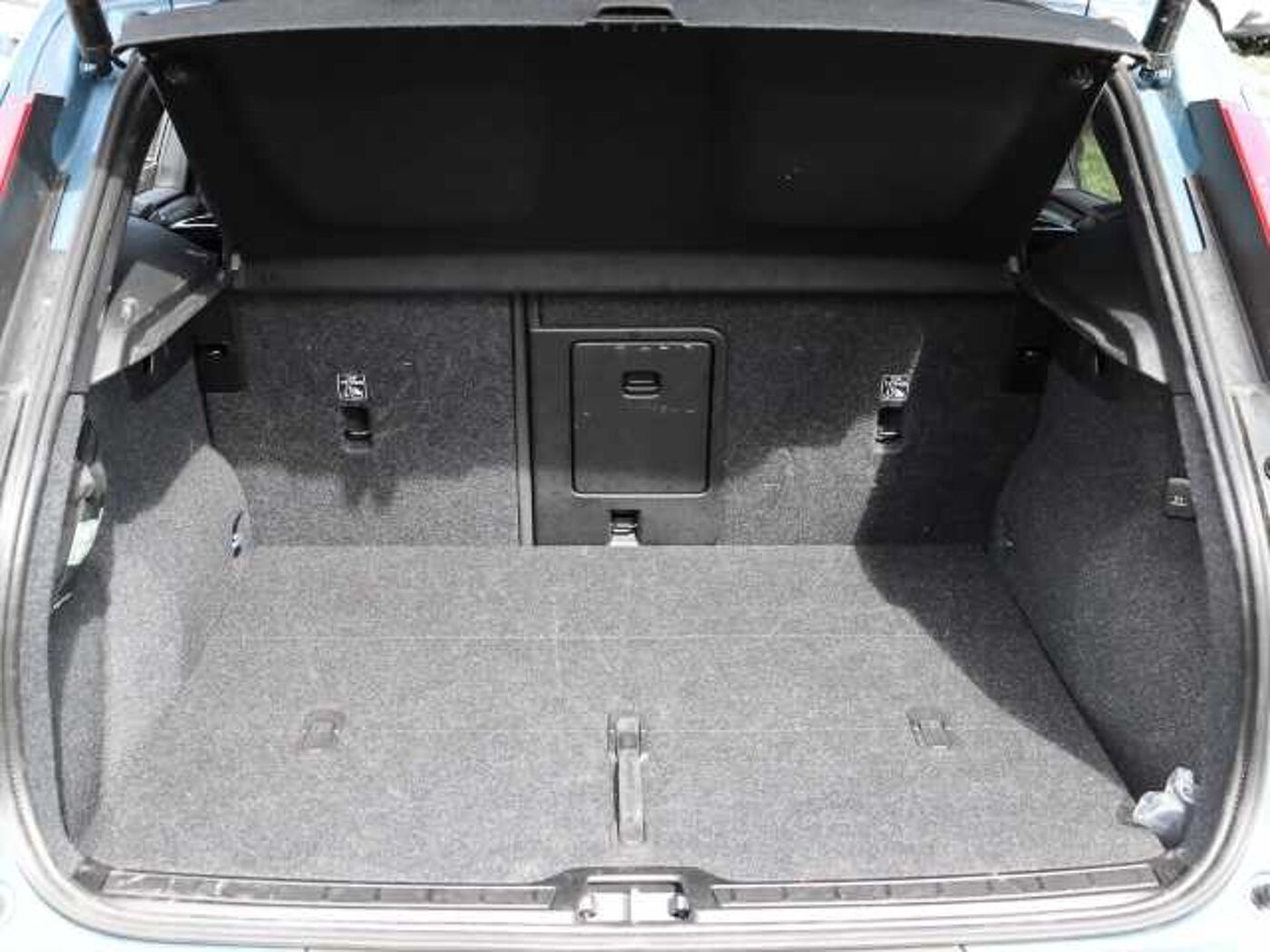 Volvo  Plus Dark 2WD B3 EU6d digitales Cockpit Memory Sitze Soundsystem HarmanKardon LE