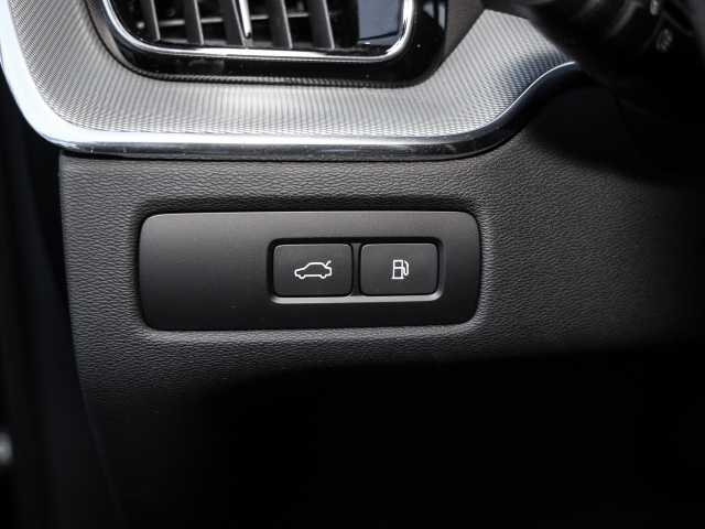 Volvo  Plus Dark Recharge Plug-In Hybrid AWD T8 Twin Engine EU6d Allrad StandHZG digita