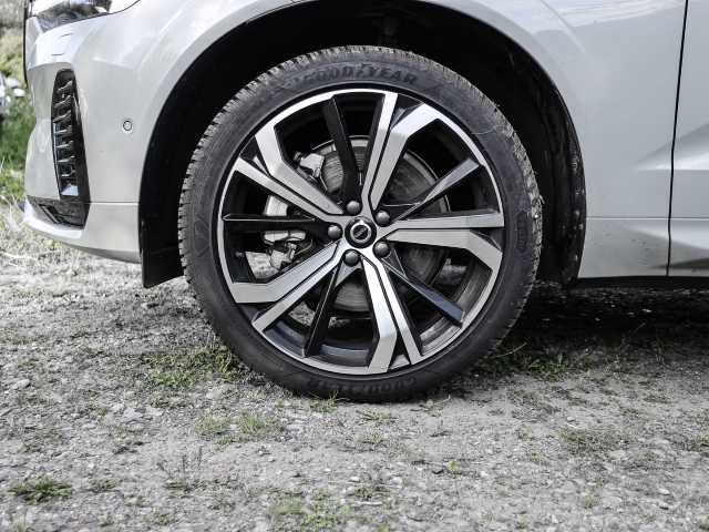 Volvo  Ultimate Dark Recharge Plug-In Hybrid AWD T8 Twin Engine EU6d Allrad HUD StandHZ