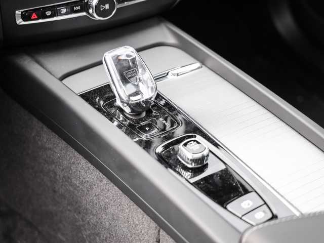 Volvo  Plus Dark Recharge Plug-In Hybrid AWD T8 Twin Engine EU6d Allrad StandHZG digita