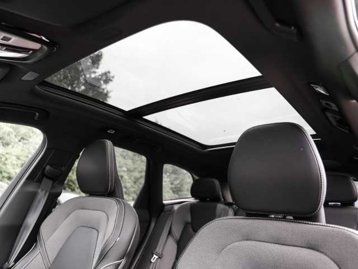 Volvo  Plus Dark Recharge Plug-In Hybrid AWD T8 Twin Engine EU6d Allrad StandHZG digita