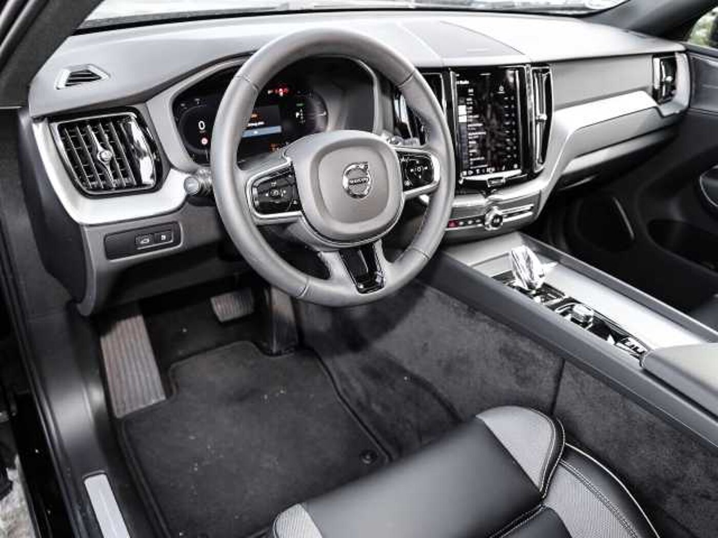 Volvo  Plus Dark Recharge Plug-In Hybrid AWD T8 Twin Engine EU6d Allrad StandHZG digita