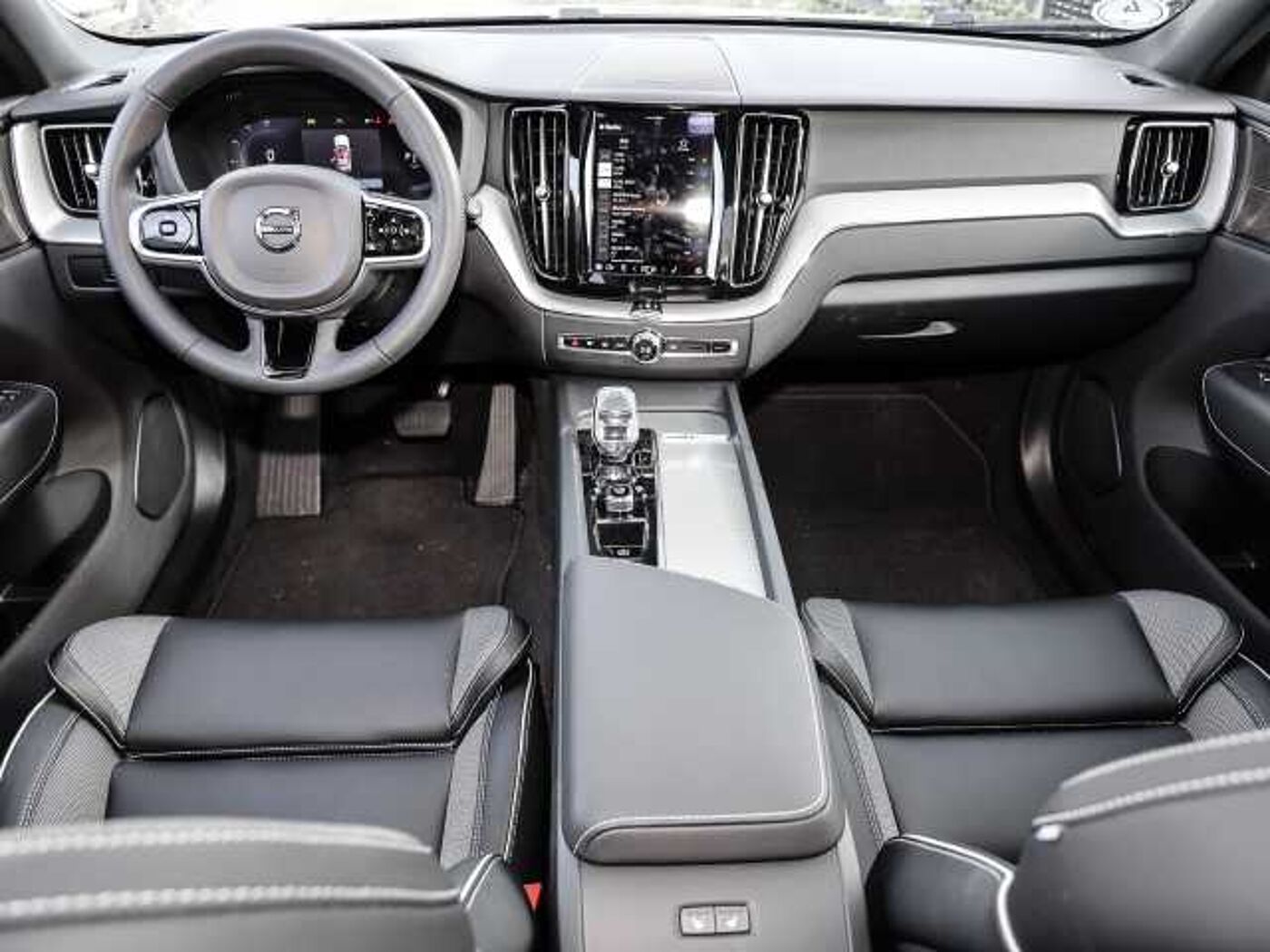 Volvo  Plus Dark Recharge Plug-In Hybrid AWD T8 Twin Engine EU6d Allrad StandHZG digita