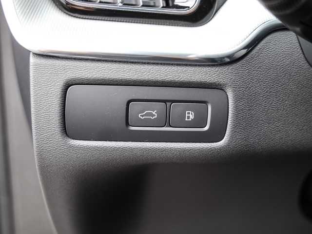 Volvo  Plus Dark Recharge Plug-In Hybrid AWD T8 Twin Engine EU6d Allrad StandHZG digita