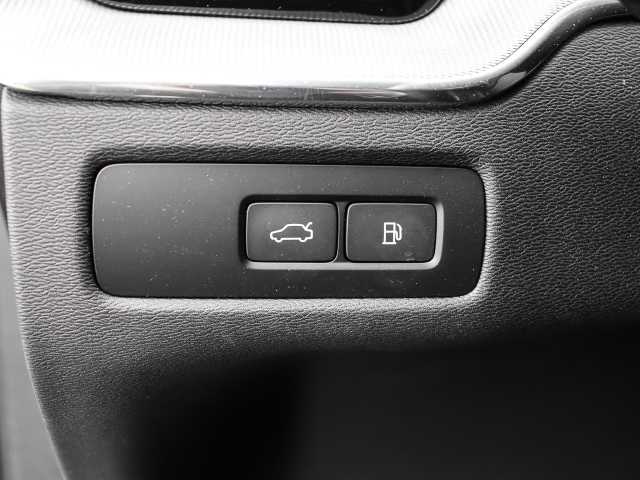 Volvo  Plus Dark Recharge Plug-In Hybrid AWD T8 Twin Engine EU6d Allrad StandHZG digita