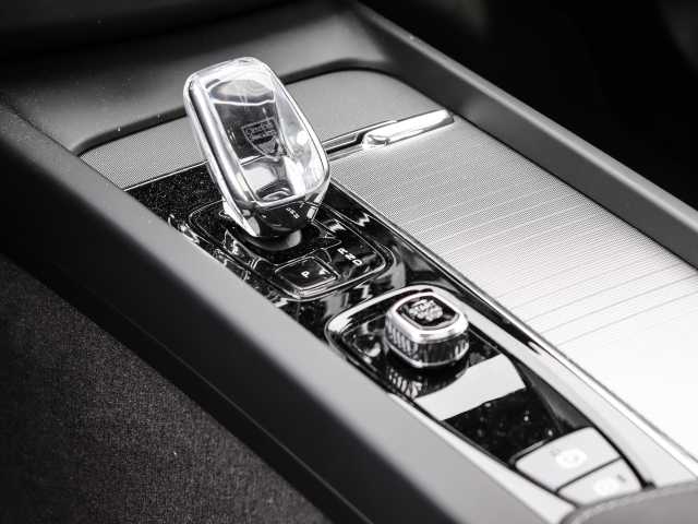 Volvo  Plus Dark Recharge Plug-In Hybrid AWD T8 Twin Engine EU6d Allrad StandHZG digita