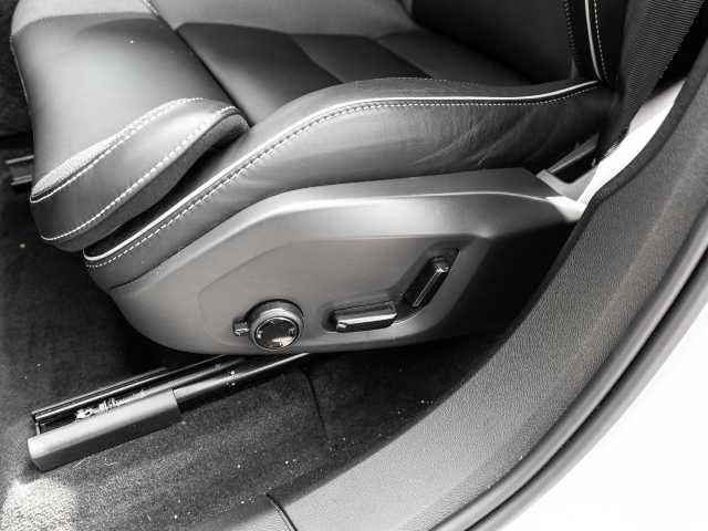 Volvo  Plus Dark Recharge Plug-In Hybrid AWD T6 Twin Engine EU6d Allrad StandHZG digita