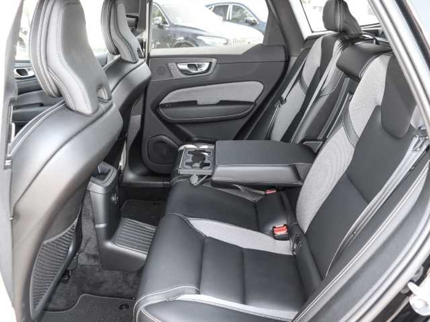 Volvo  Plus Dark Recharge Plug-In Hybrid AWD T8 Twin Engine EU6d Allrad StandHZG digita