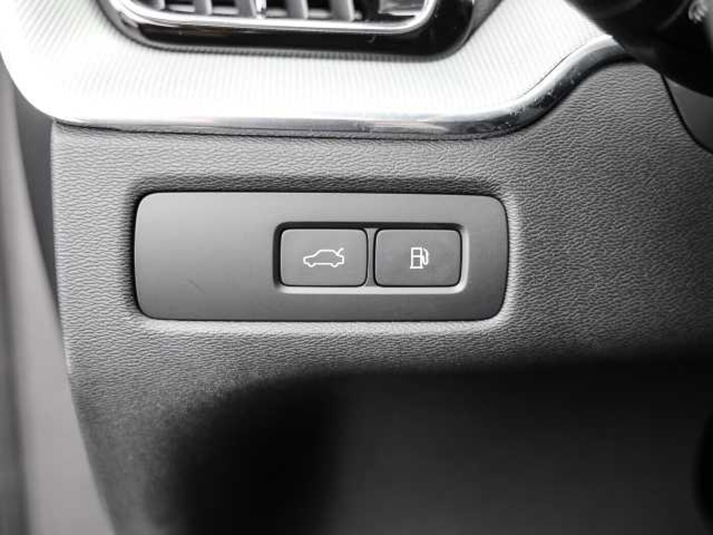 Volvo  Plus Dark Recharge Plug-In Hybrid AWD T8 Twin Engine EU6d Allrad StandHZG digita