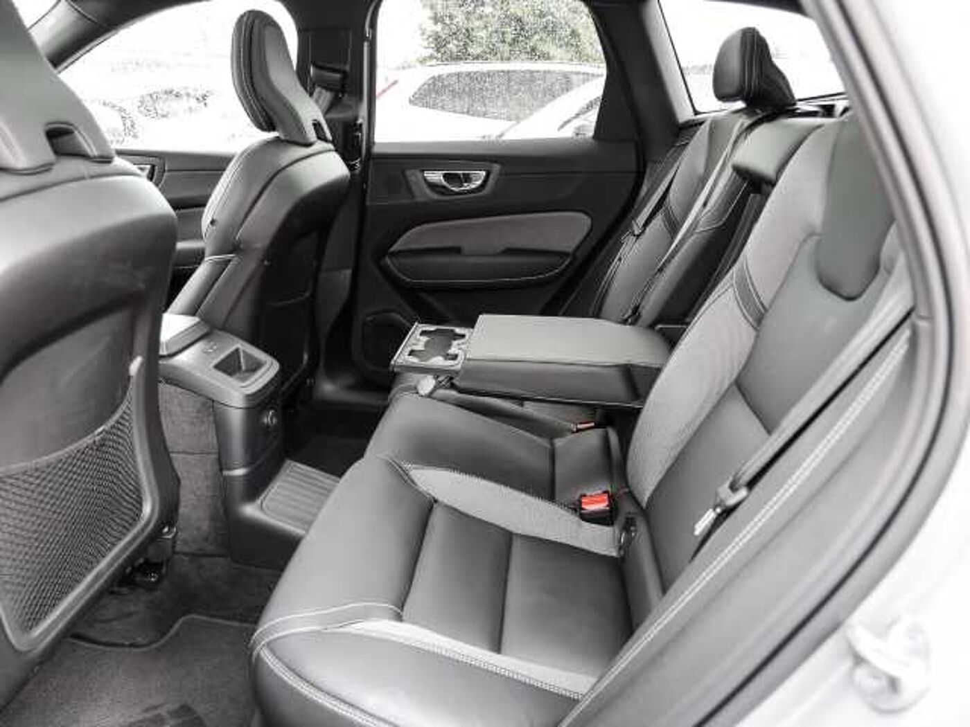 Volvo  Plus Dark Recharge Plug-In Hybrid AWD T8 Twin Engine EU6d Allrad StandHZG digita